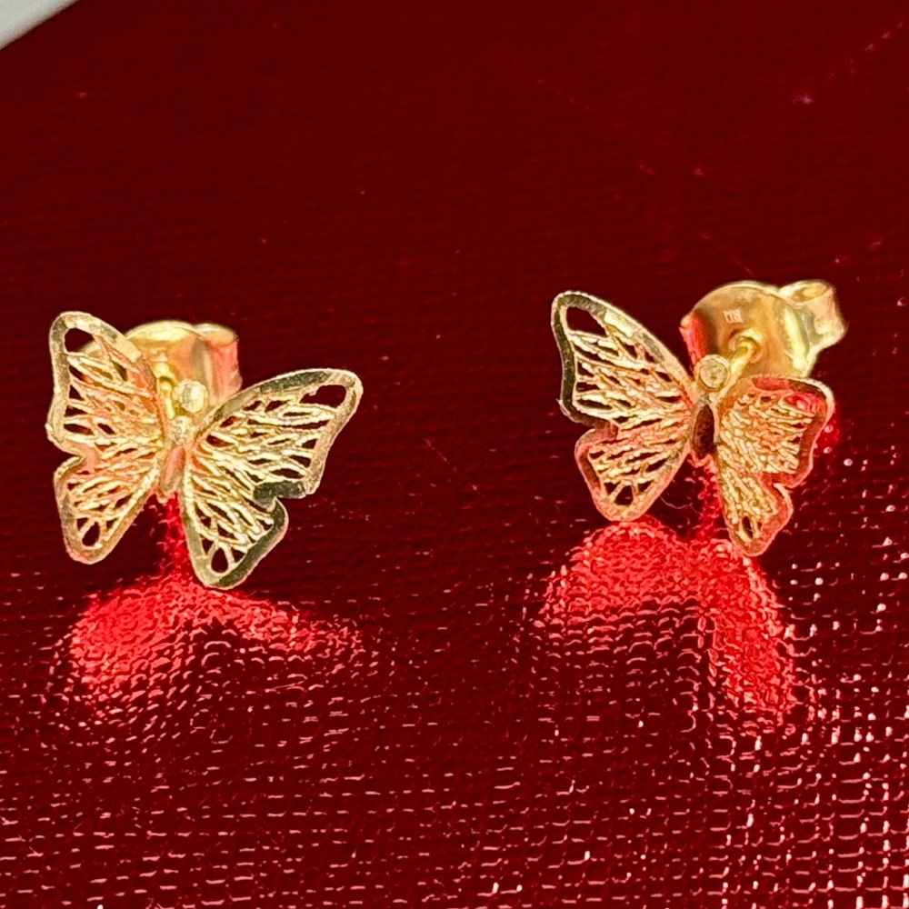 Filigree Openwork Butterfly Stud Earrings in Pure Gold Fine Jewelry